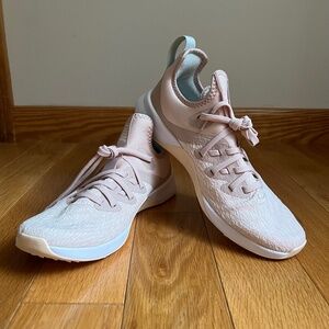 Nike Foundation Elite TR Women's Cross Training Sneaker (Size US 7.5)